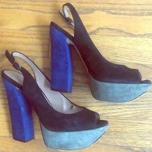 Vince Camuto Chunky Heels peep toe platforms